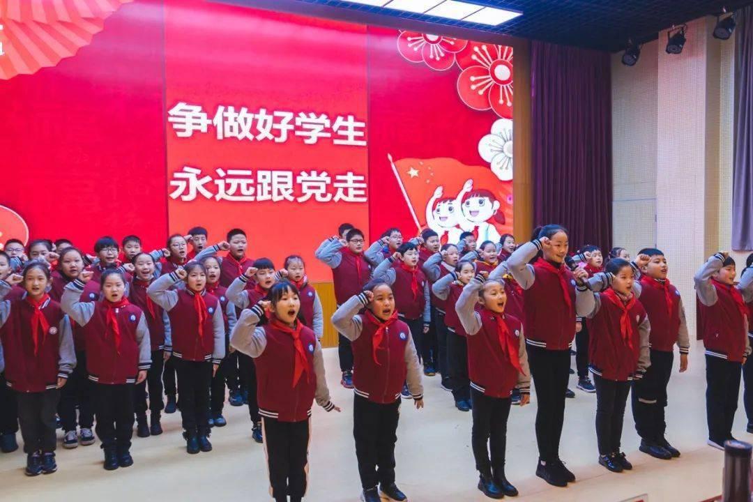 孩子早恋有哪些表现？游戏画面